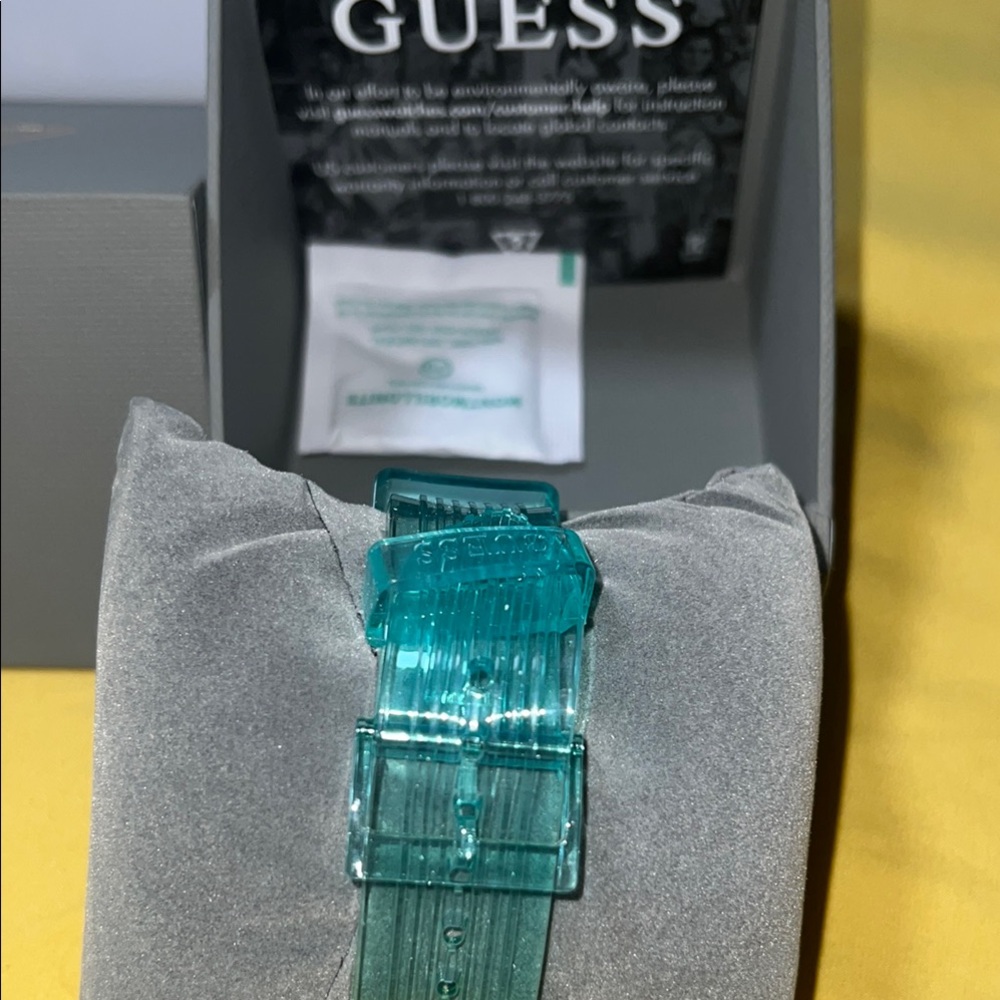 GUESS Aqua Watch - Picture 3 of 8